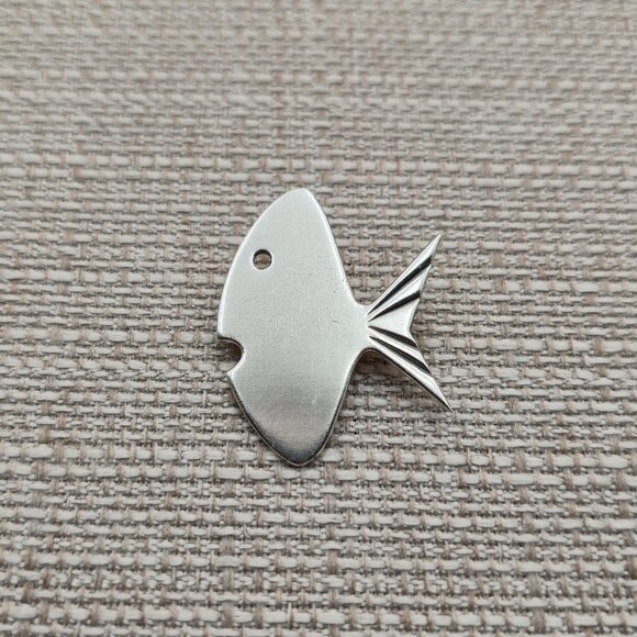 Sterling Silver Odd Fish Pin Brooch A5924 - Picture 1 of 5